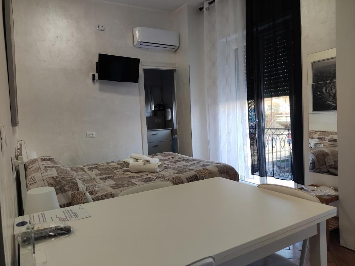 Cuscino E Cornetto Bed & Breakfast Salerno Eksteriør bilde